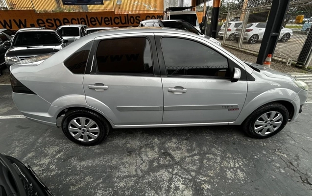 imagem-https://www.socarrao.com.br/sc-vehicle-images-prod/896247/1789755198749-Nm3zyQ9G0TPcyMfs7FuAG1gzXX3QYfX6.jpg