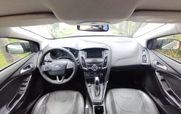 imagem-https://www.socarrao.com.br/sc-vehicle-images-prod/896300/1785416678855-VItXtXjiNozrQJydWZixWJJaw27Py1m5.jpg