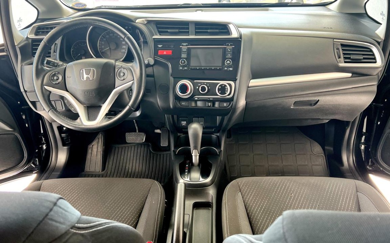 imagem-https://www.socarrao.com.br/sc-vehicle-images-prod/896601/1772739321650-OS5qcGVn.jpeg