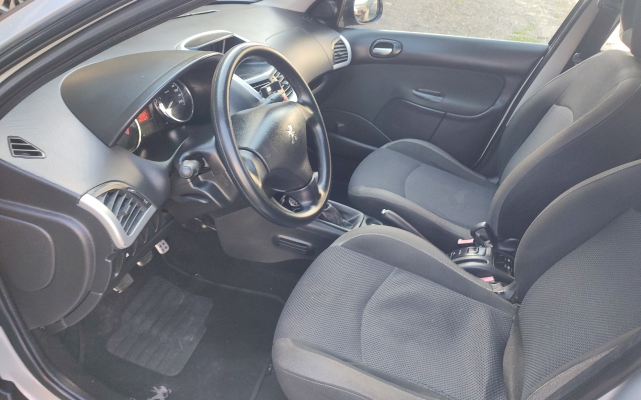 imagem-https://www.socarrao.com.br/sc-vehicle-images-prod/897138/1772566826149-SU1HXzIwMjYwMzAzXzE2MTQ1OTUxNC5qcGc.jpg