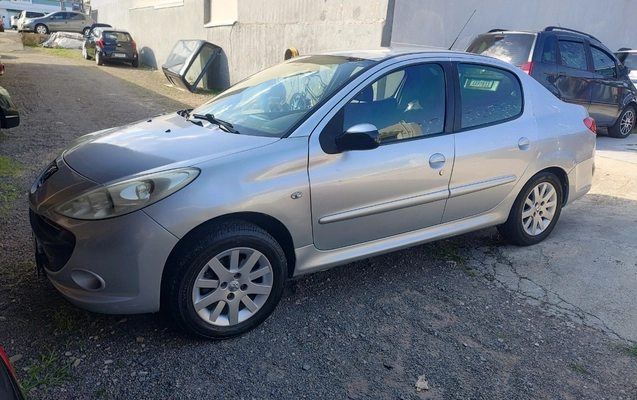 imagem-https://www.socarrao.com.br/sc-vehicle-images-prod/897138/1772566826373-SU1HXzIwMjYwMzAzXzE2MTQxNTc0OV9IRFIuanBn.jpg
