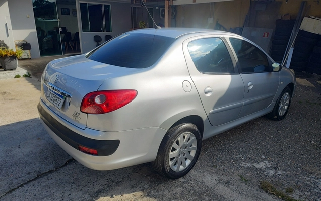 imagem-https://www.socarrao.com.br/sc-vehicle-images-prod/897138/1772566826745-SU1HXzIwMjYwMzAzXzE2MTQzNjQ1N19IRFIuanBn.jpg