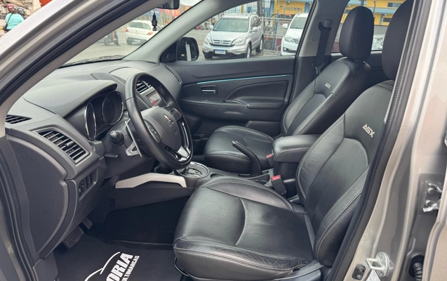 imagem-https://www.socarrao.com.br/sc-vehicle-images-prod/897193/1787920338919-b6938e06dad745eca64ddd2946611635_1768495193505.jpeg