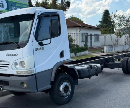 Mercedes-Benz Accelo 915C 2p (diesel) 2011 Branco — foto 1 de 3