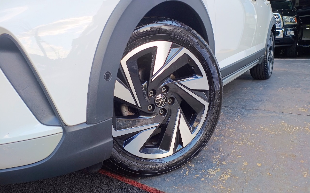 imagem-https://www.socarrao.com.br/sc-vehicle-images-prod/897419/1772569793419-VlcgTklWVVMgMS4wIDIwMCBUU0kgVE9UQUwgRkxFWCBISUdITElORSBBVVRPTcOBVElDTyAyMDI1IEJSQU5DTyAxOS5qcGc.jpg