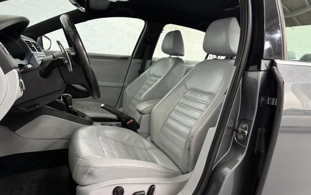 imagem-https://www.socarrao.com.br/sc-vehicle-images-prod/897865/1789760095038-vehicle_image_1772616945_fd7d325582ca3a7cc3b5f542d939baed.jpeg