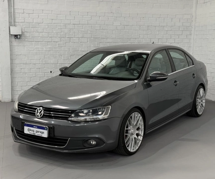 Volkswagen Jetta 2013 Cinza — foto 1 de 3