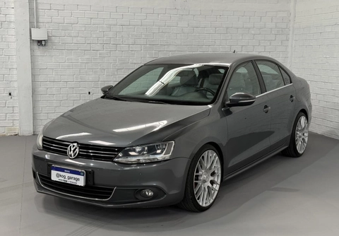 Volkswagen Jetta 2013 Cinza — foto 1 de 3