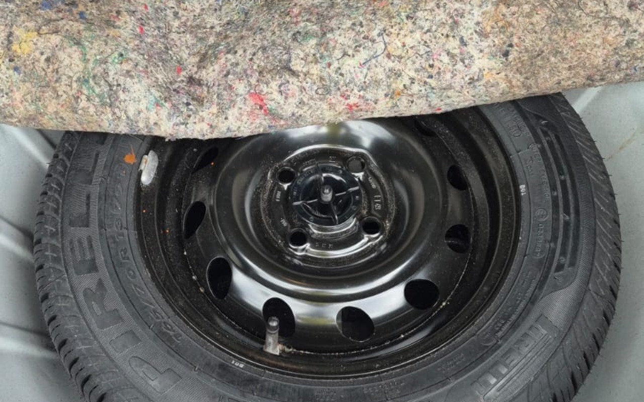 imagem-https://www.socarrao.com.br/sc-vehicle-images-prod/898412/1772633733794-V2hhdHNBcHAgSW1hZ2UgMjAyNi0wMy0wNCBhdCAxMS4wMi40NiAoMykuanBlZw.jpeg