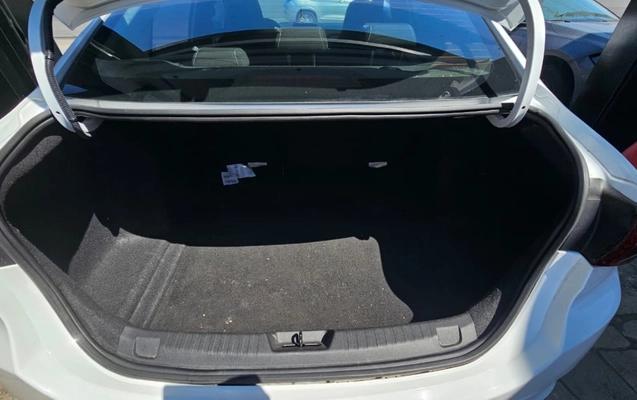 imagem-https://www.socarrao.com.br/sc-vehicle-images-prod/898417/1772629565645-OGQ1YjllMjEtNzM3OC00MWJkLTlmYzAtOTc5NjQ2ZWJhNWNiLmpwZw.jpg
