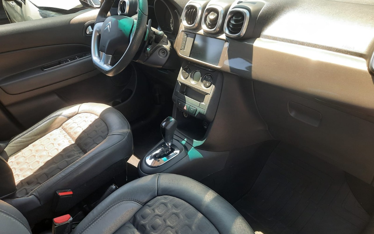 imagem-https://www.socarrao.com.br/sc-vehicle-images-prod/898664/1772632738431-SU1HLTIwMjYwMzAzLVdBMDAxMy5qcGc.jpg