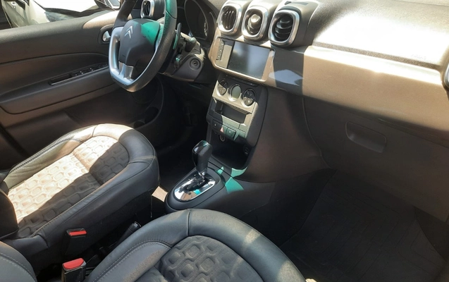 imagem-https://www.socarrao.com.br/sc-vehicle-images-prod/898664/1772632738431-SU1HLTIwMjYwMzAzLVdBMDAxMy5qcGc.jpg