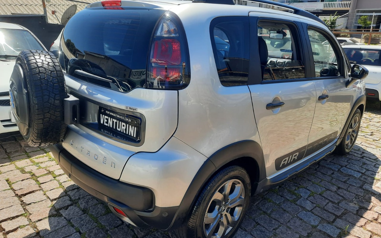imagem-https://www.socarrao.com.br/sc-vehicle-images-prod/898664/1772632739061-SU1HLTIwMjYwMzAzLVdBMDAxNy5qcGc.jpg