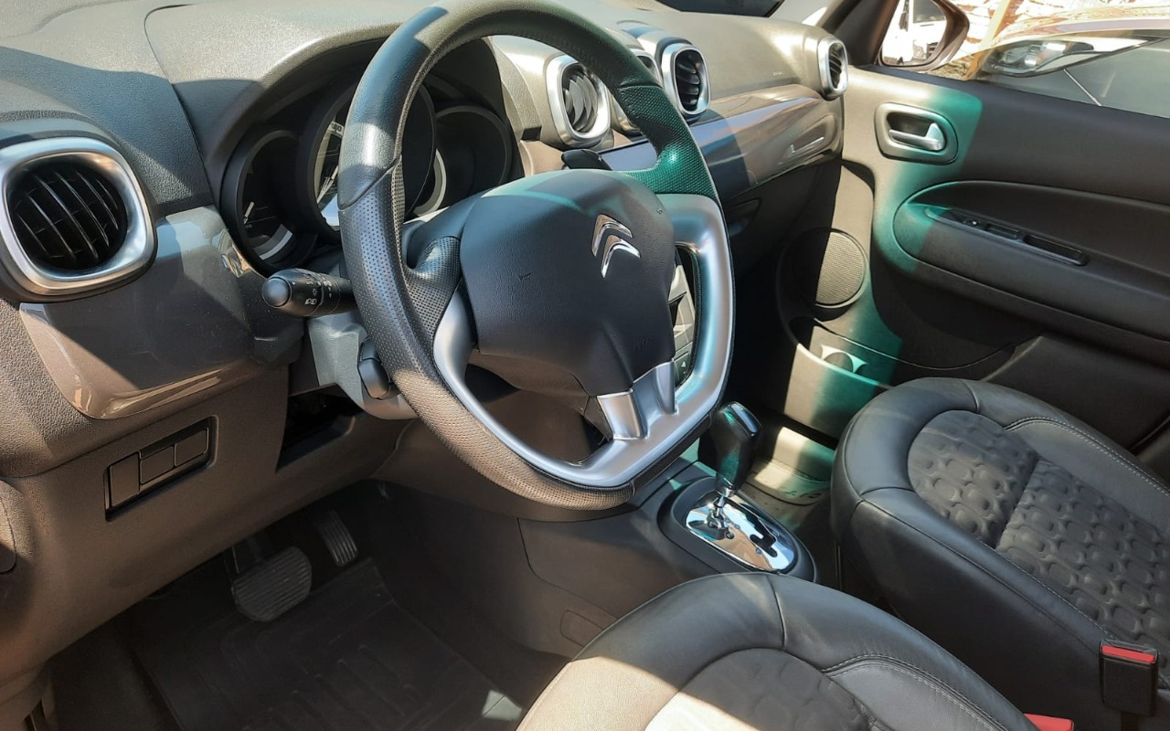 imagem-https://www.socarrao.com.br/sc-vehicle-images-prod/898664/1772632739437-SU1HLTIwMjYwMzAzLVdBMDAwMC5qcGc.jpg