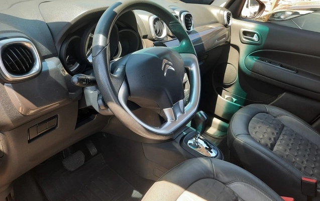 imagem-https://www.socarrao.com.br/sc-vehicle-images-prod/898664/1772632739437-SU1HLTIwMjYwMzAzLVdBMDAwMC5qcGc.jpg
