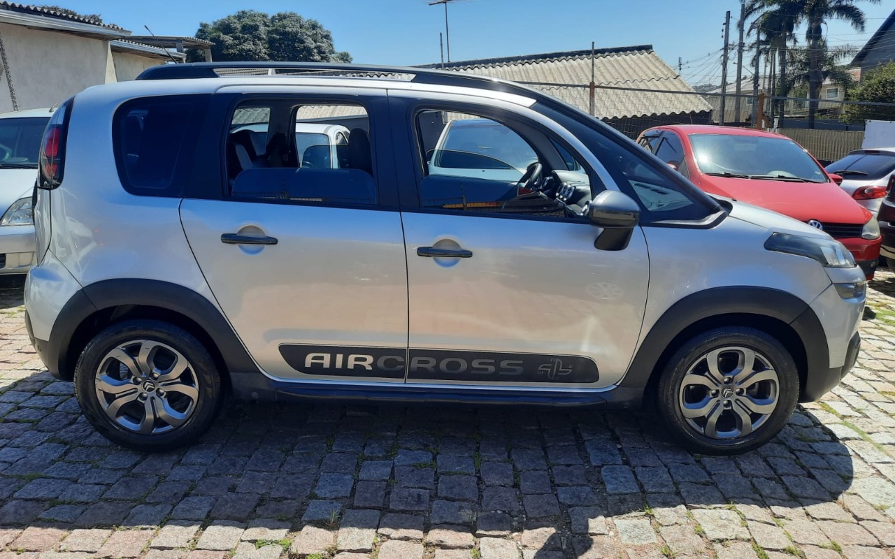 imagem-https://www.socarrao.com.br/sc-vehicle-images-prod/898664/1772632739821-SU1HLTIwMjYwMzAzLVdBMDAxMC5qcGc.jpg