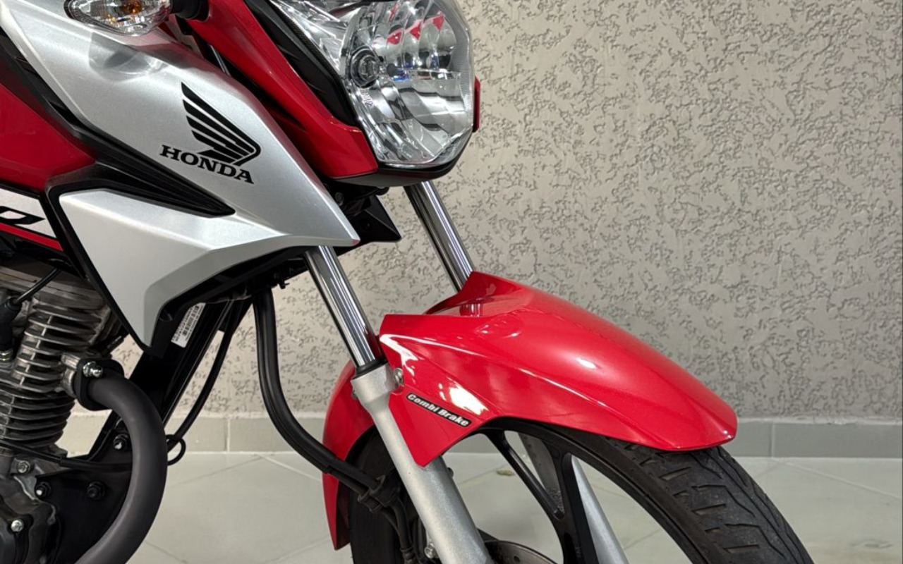 imagem-https://www.socarrao.com.br/sc-vehicle-images-prod/898748/1777384590693-V2hhdHNBcHAgSW1hZ2UgMjAyNi0wNC0yNyBhdCAxNy4yNy4xNi5qcGVn.jpeg