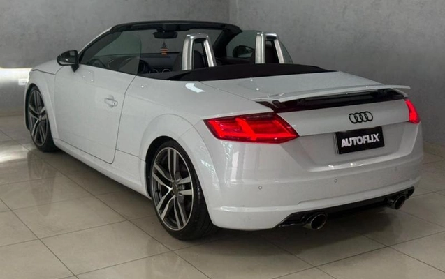 imagem-https://www.socarrao.com.br/sc-vehicle-images-prod/898834/1772635130769-7653893_11_B_136e7847d6.jpeg