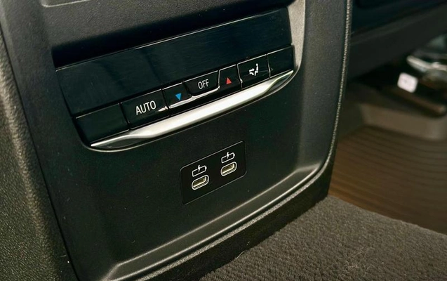 imagem-https://www.socarrao.com.br/sc-vehicle-images-prod/898957/1790975573689-7604696_23_B_1d56cce119.jpeg
