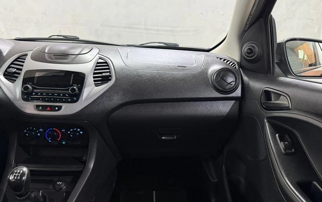 imagem-https://www.socarrao.com.br/sc-vehicle-images-prod/899558/1773510747291-7786351_9_B_a008aa4eec.jpeg