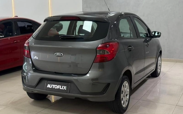 imagem-https://www.socarrao.com.br/sc-vehicle-images-prod/899558/1773510747292-7786351_14_B_9d38929ee5.jpeg