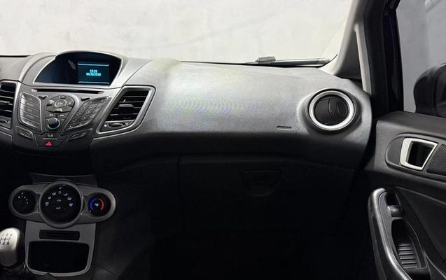 imagem-https://www.socarrao.com.br/sc-vehicle-images-prod/899563/1772646779954-7464609_8_B_1a1ad07ed5.jpeg