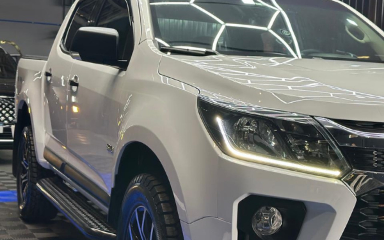 imagem-https://www.socarrao.com.br/sc-vehicle-images-prod/899947/1772651844995-MDA2LmpwZw.jpg