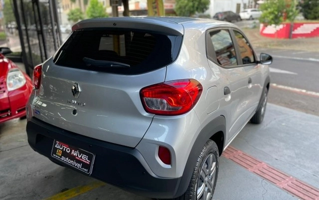 imagem-https://www.socarrao.com.br/sc-vehicle-images-prod/900121/1774210044647-640_480_renault-kwid-1-0-zen-25-25-55827d-1.jpg