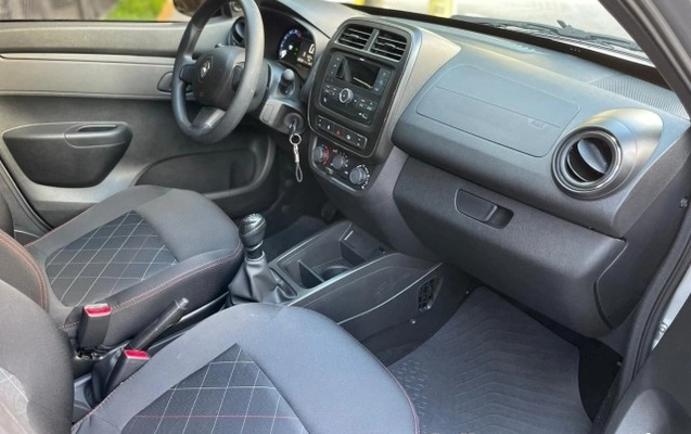 imagem-https://www.socarrao.com.br/sc-vehicle-images-prod/900121/1774210044650-640_480_renault-kwid-1-0-zen-25-25-55827d-12.jpg