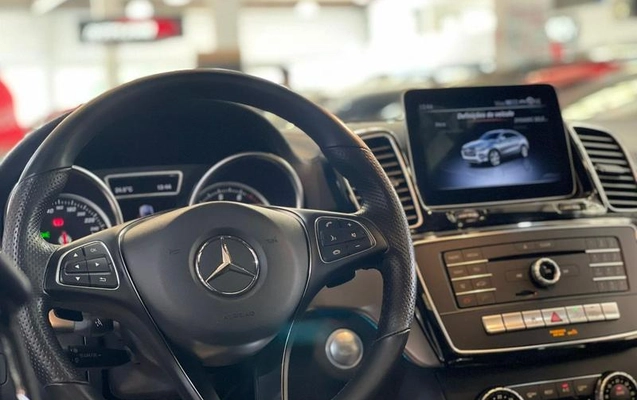 imagem-https://www.socarrao.com.br/sc-vehicle-images-prod/900253/1785768940924-7862858_23_B_2b78c740b6.jpeg