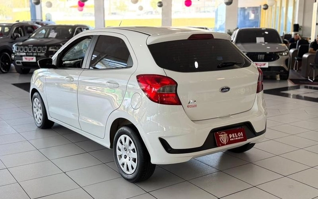 imagem-https://www.socarrao.com.br/sc-vehicle-images-prod/900318/1785768868735-7847831_10_B_4a6e47a0e1.jpeg