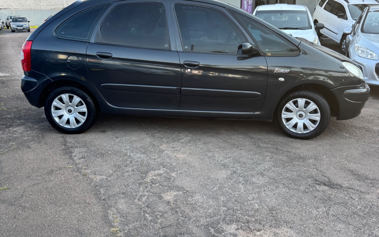 imagem-https://www.socarrao.com.br/sc-vehicle-images-prod/900653/1772675546751-SU1HXzUzMDMuanBlZw.jpeg