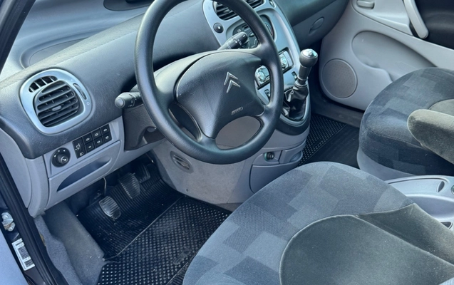 imagem-https://www.socarrao.com.br/sc-vehicle-images-prod/900653/1772675547230-SU1HXzUyOTEuanBlZw.jpeg
