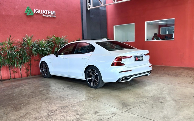 imagem-https://www.socarrao.com.br/sc-vehicle-images-prod/902017/1772726645604-19_050606.jpg