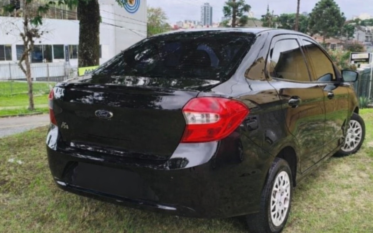 imagem-https://www.socarrao.com.br/sc-vehicle-images-prod/902635/1772741547303-U2NyZWVuc2hvdF8yMDI2MDMwNV8xNTU0MjNfQ2hhdEdQVC5qcGc.jpg