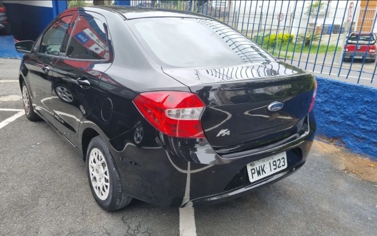 imagem-https://www.socarrao.com.br/sc-vehicle-images-prod/902635/1772741603473-U2NyZWVuc2hvdF8yMDI2MDMwNV8xNTUyMDJfT0xYLmpwZw.jpg