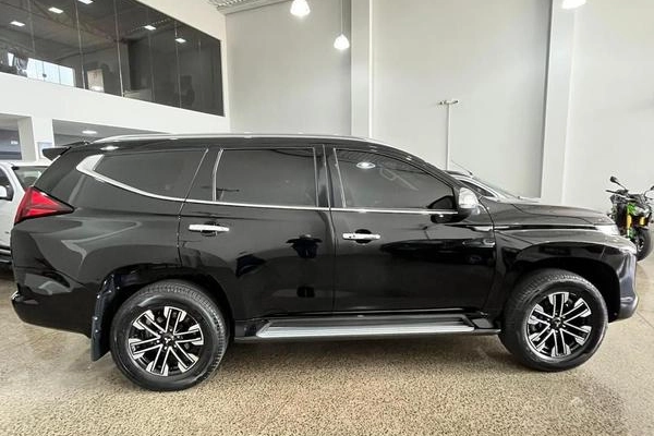 imagem-https://www.socarrao.com.br/sc-vehicle-images-prod/902654/1782995545700-7863701_19_B_b86c625515.jpeg
