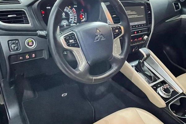 imagem-https://www.socarrao.com.br/sc-vehicle-images-prod/902654/1782995545714-7863701_14_B_088fb685a7.jpeg