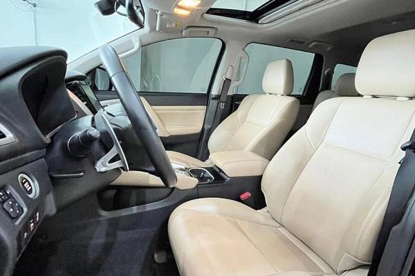 imagem-https://www.socarrao.com.br/sc-vehicle-images-prod/902654/1782995545716-7863701_17_B_8a14f7fcf6.jpeg