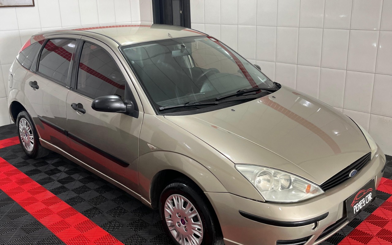 Ford Focus 1.6 S/SE/SE Plus Flex 8V/16V 5p na cor Prata no Porto Alegre / RS - 902907