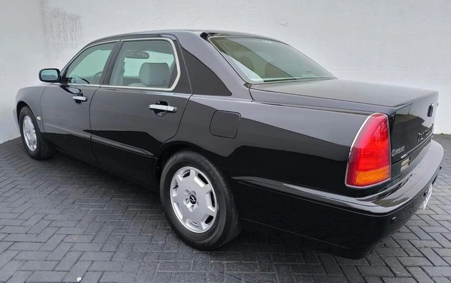 imagem-https://www.socarrao.com.br/sc-vehicle-images-prod/902987/1780936213885-6847412_31_B_ba72695c9e.jpeg
