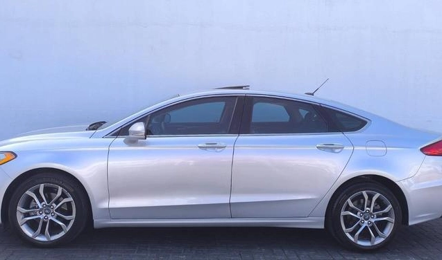 imagem-https://www.socarrao.com.br/sc-vehicle-images-prod/902992/1789153764194-7343186_18_B_6d7d55b4b6.jpeg