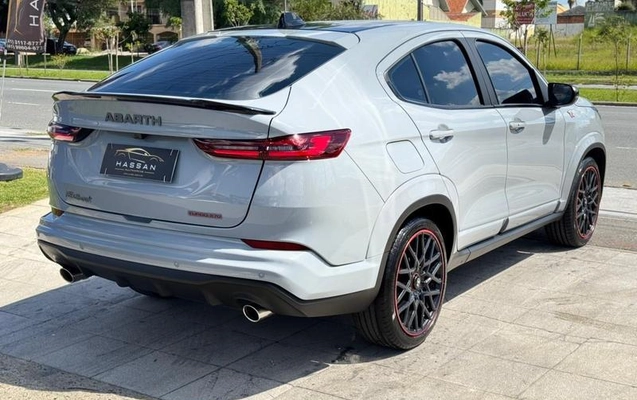 imagem-https://www.socarrao.com.br/sc-vehicle-images-prod/903368/1789388503049-7859053_0_B_995b8b9d53.jpeg