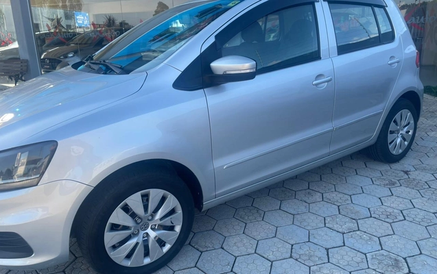 imagem-https://www.socarrao.com.br/sc-vehicle-images-prod/904331/1772800575319-QzQ3QzJGNDYtQzRBMS00QUNDLUJENUUtMDdBNjRBNUI0MjFCLmpwZWc.jpeg