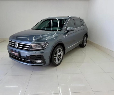 Volkswagen Tiguan 2018 Cinza — foto 1 de 3