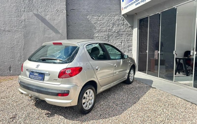 imagem-https://www.socarrao.com.br/sc-vehicle-images-prod/904495/1773410878900-7542958_9_B_c9c6bd0881.jpeg
