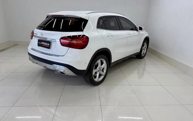 imagem-https://www.socarrao.com.br/sc-vehicle-images-prod/904671/1792529945110-7869656_9_B_dcfec52d12.jpeg
