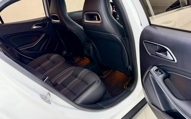 imagem-https://www.socarrao.com.br/sc-vehicle-images-prod/904671/1792529945121-7869656_17_B_738ed06979.jpeg