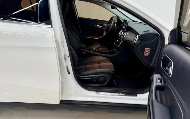 imagem-https://www.socarrao.com.br/sc-vehicle-images-prod/904671/1792529945122-7869656_18_B_c2eff498be.jpeg