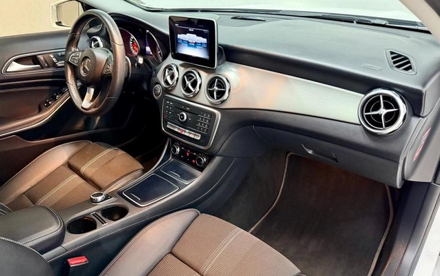 imagem-https://www.socarrao.com.br/sc-vehicle-images-prod/904671/1792529945125-7869656_20_B_23777c7fe1.jpeg
